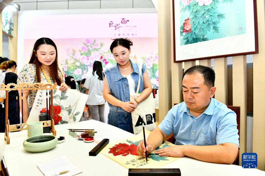 哪里能玩斗牛纸牌游戏